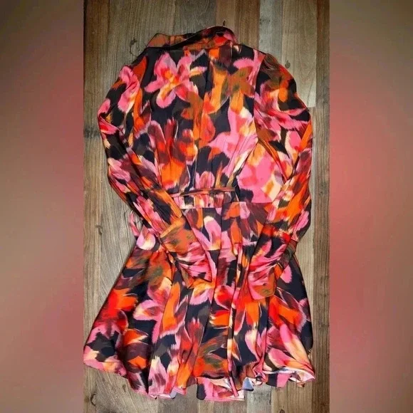 Tart Glenna Poly Satin Dress, Bromeliad Ikat, Size M - Picture 5 of 14